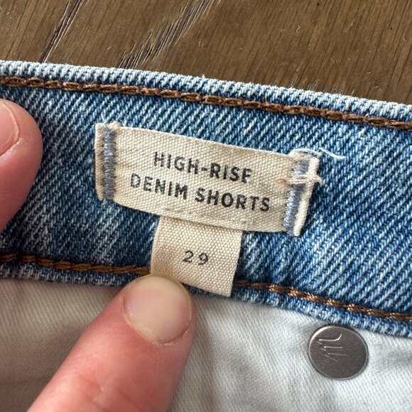 Madewell High-Rise Denim Shorts in Astell Wash - Picture 5 of 7